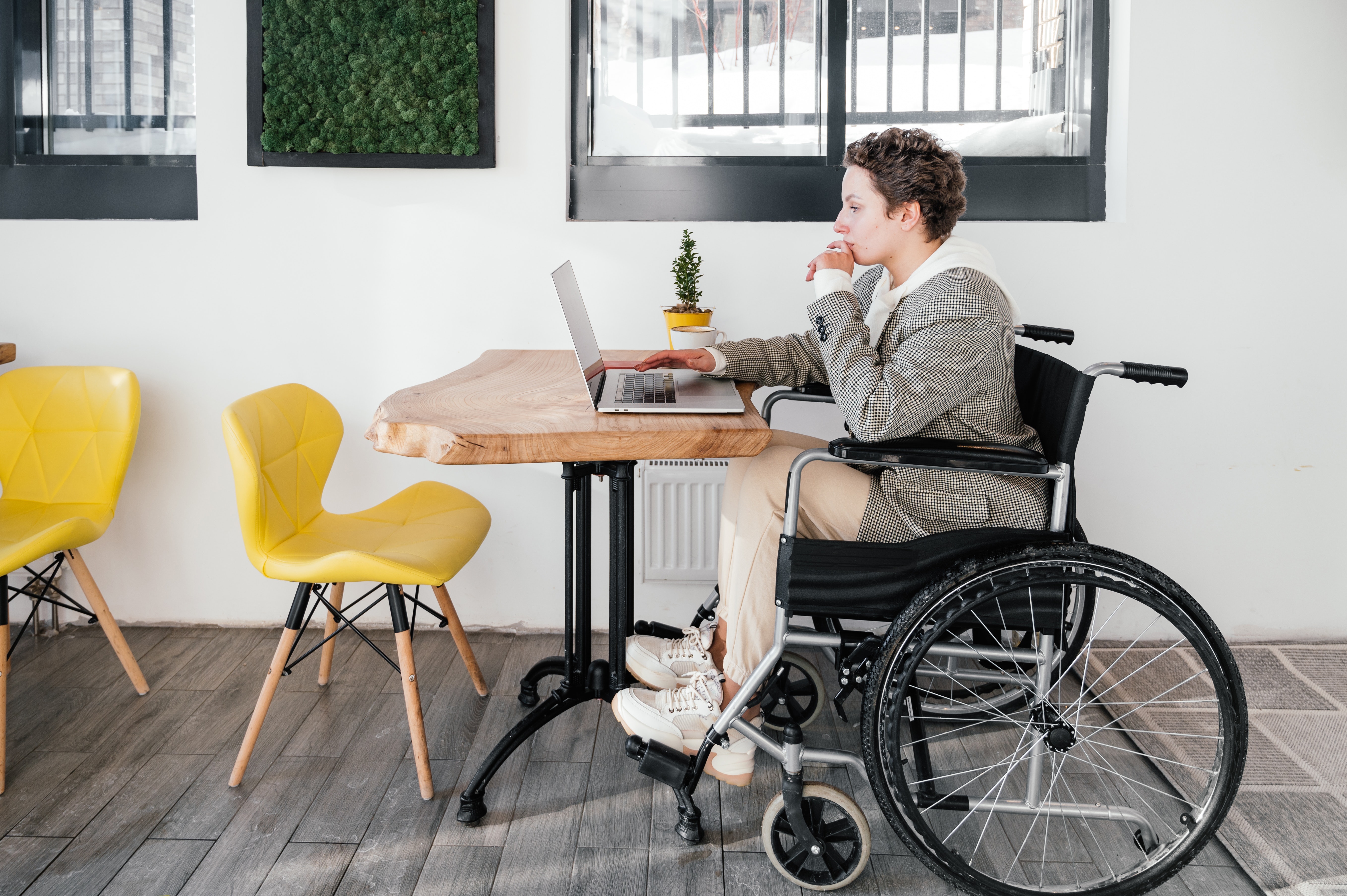 Les GSL offrent une grande accessibilité et une liberté de communication qui sont favorables au soutien social. Photo de SHVETS production provenant de Pexels