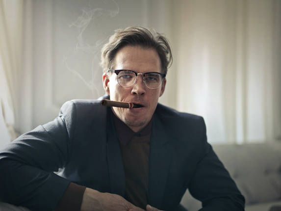 Légende. La masculinité traditionnelle s’articule autour de la virilité. Elle se compose de plusieurs dimensions dont notamment une aversion à la féminité, à la vulnérabilité et à l’homosexualité. Photo de Andrea Piacquadio provenant de Pexels